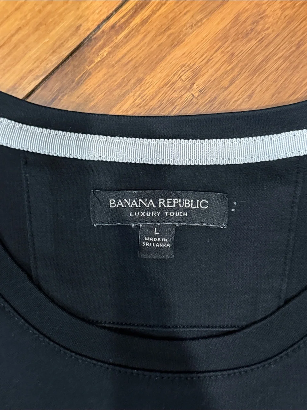 NWOT Banana Republic Men's Short Sleeve Crew Neck T-Shirt - Black L